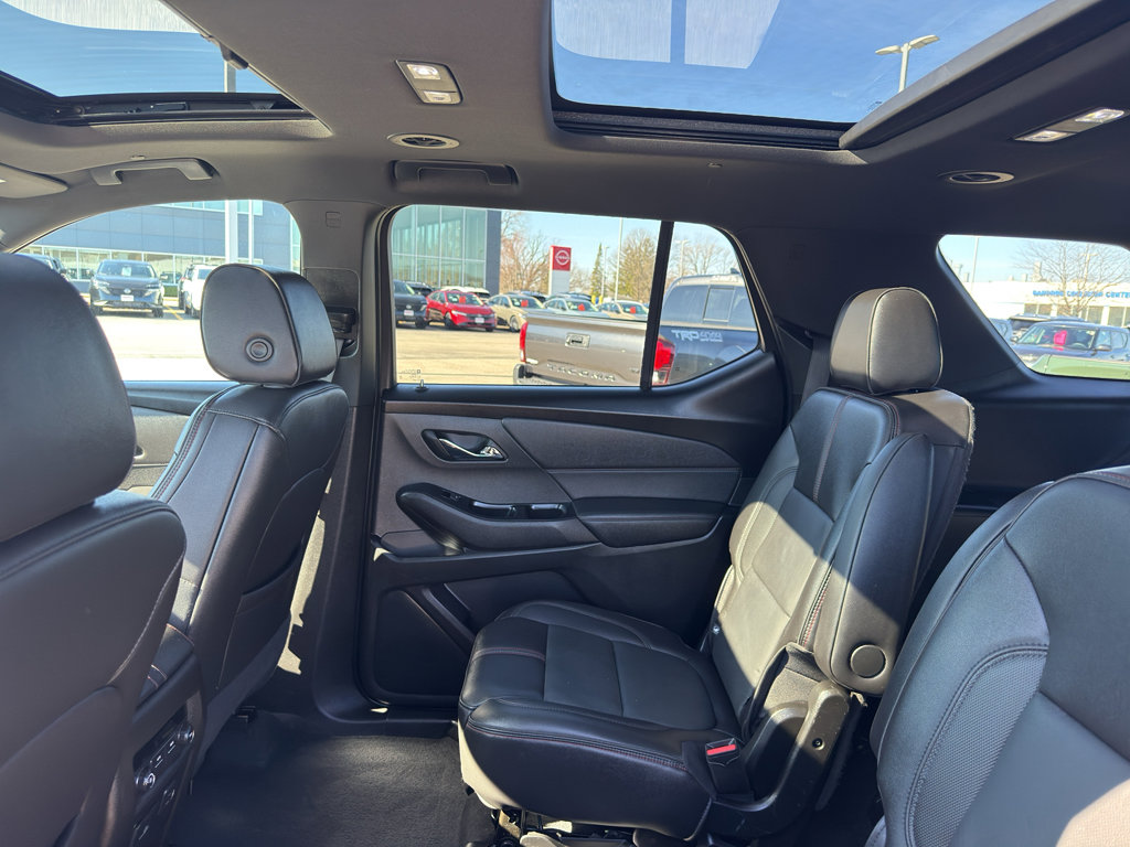 Used 2023 Chevrolet Traverse RS image 34
