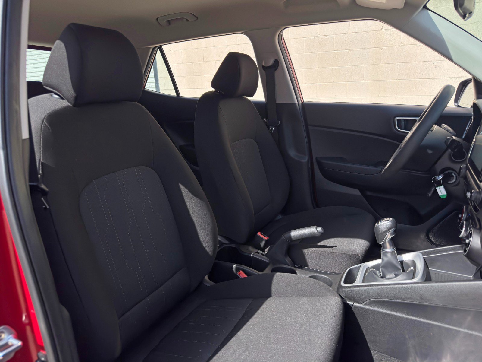 Used 2020 Hyundai Venue SE FWD image 29