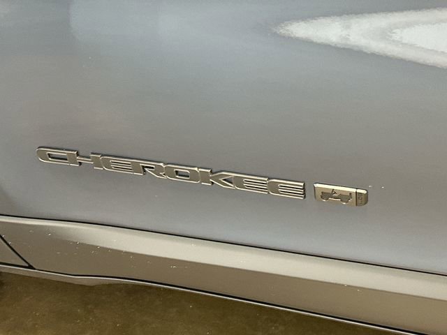 Used 2021 Jeep Cherokee Latitude Lux 80th Anniv w/ Quick Order Package 26U 80TH image 29
