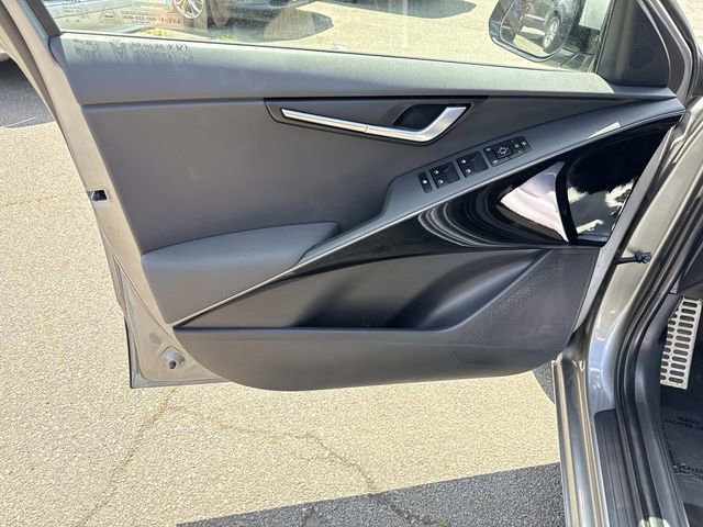 Used 2023 Kia Niro EX Touring FWD image 13