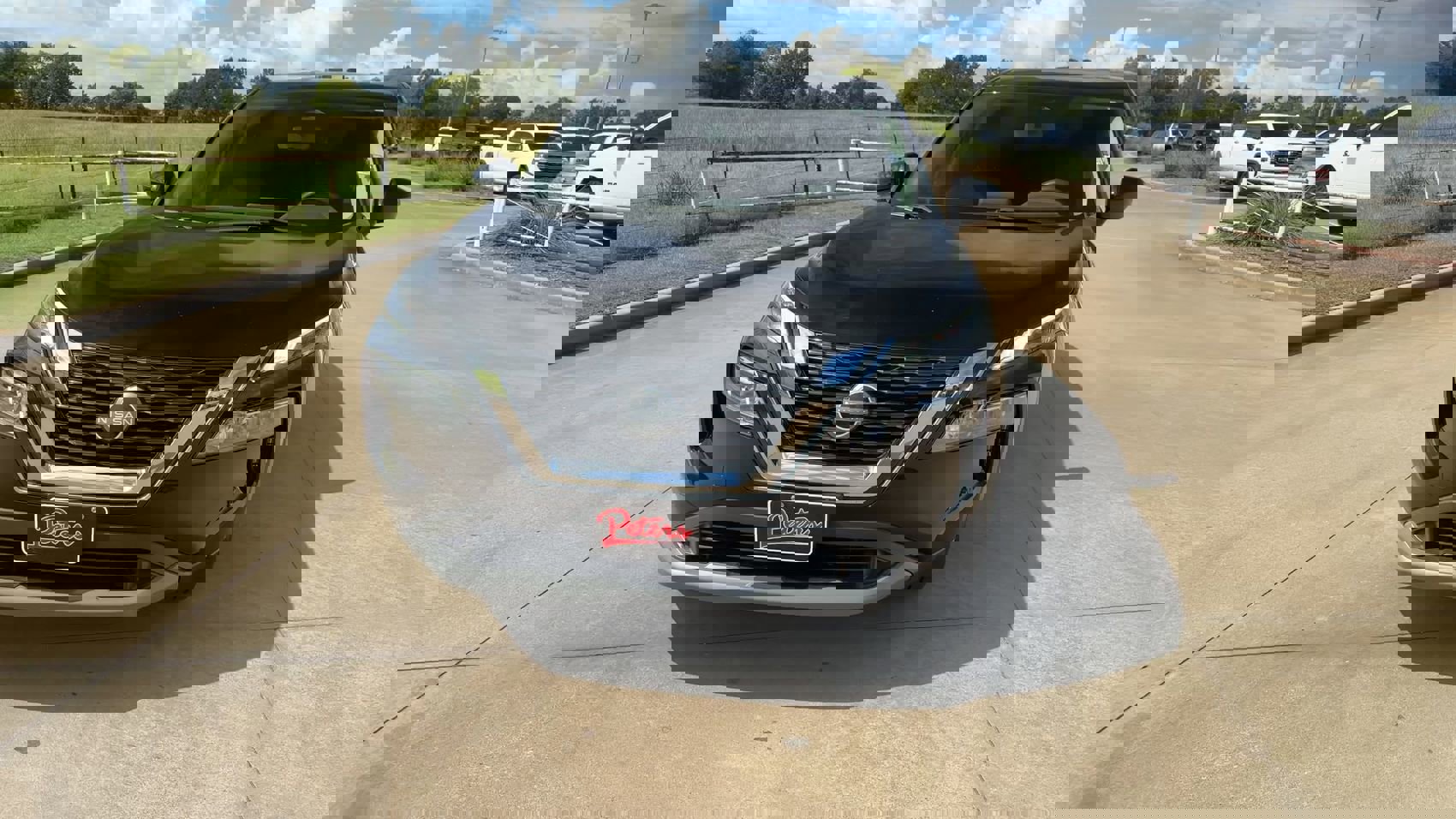 Used 2023 Nissan Rogue SV image 4