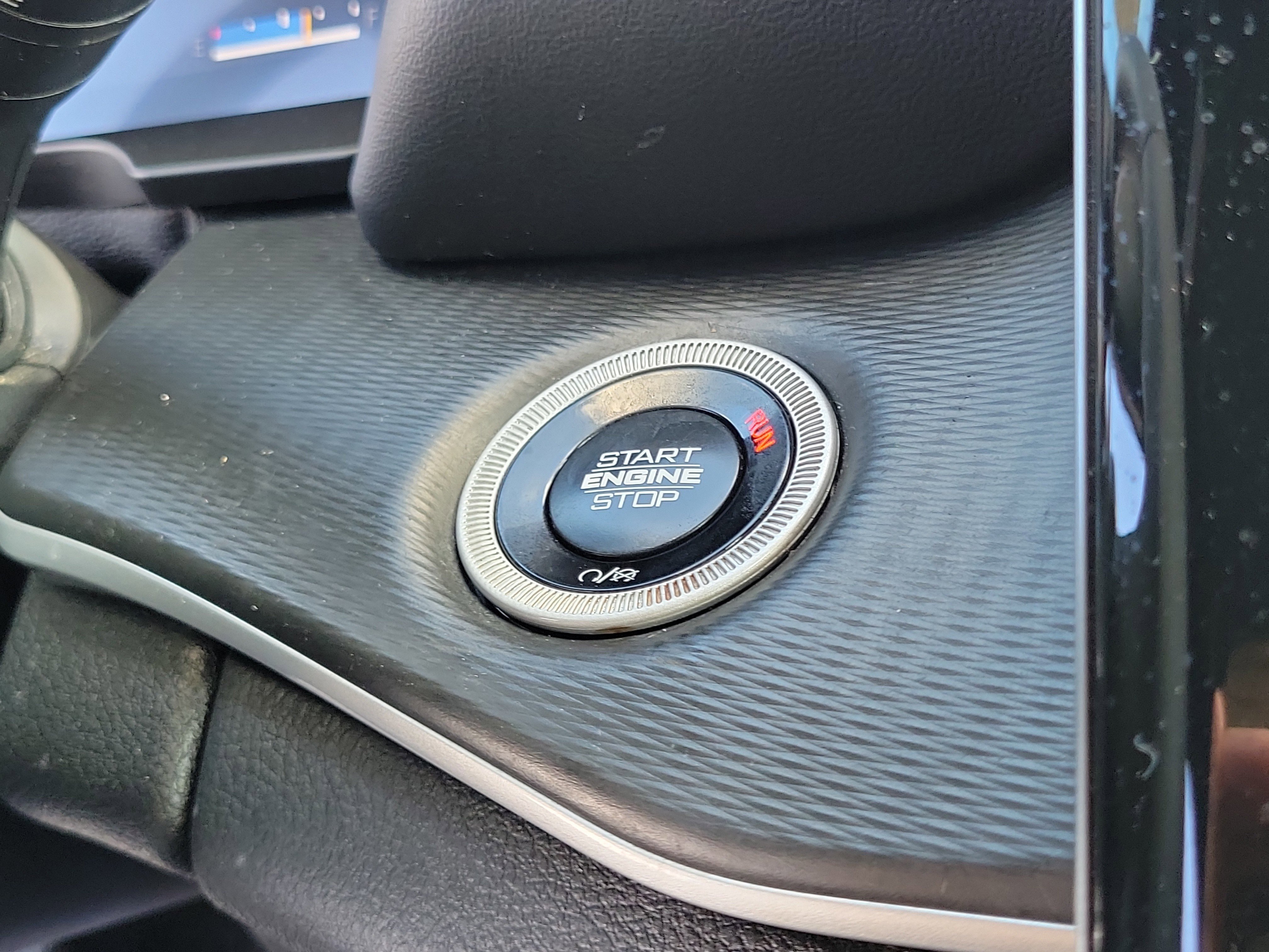 Used 2024 Jeep Grand Cherokee L Laredo image 28