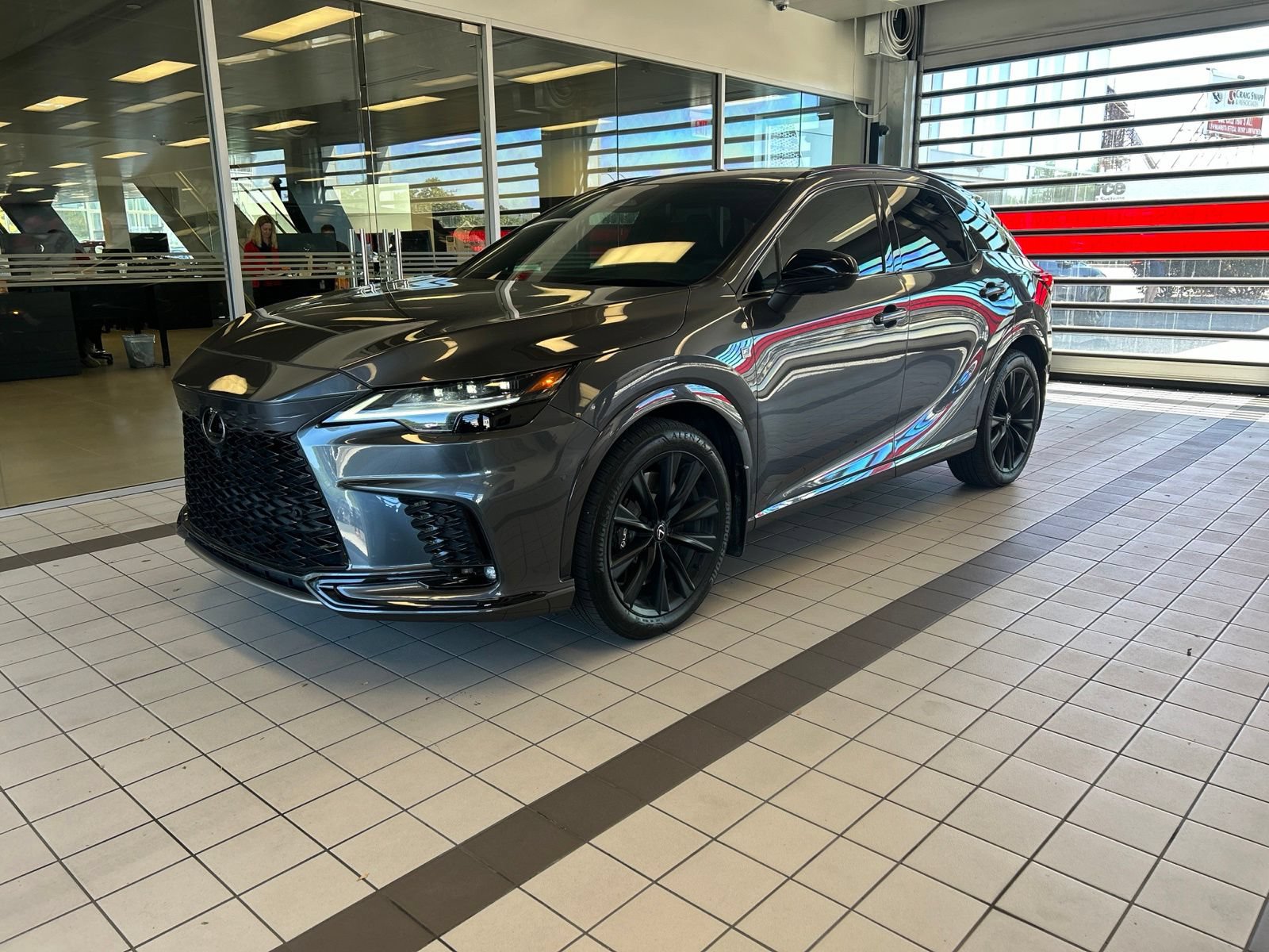 Used 2024 Lexus RX 500h F Sport w/ Convenience Package AWD/4WD image 3