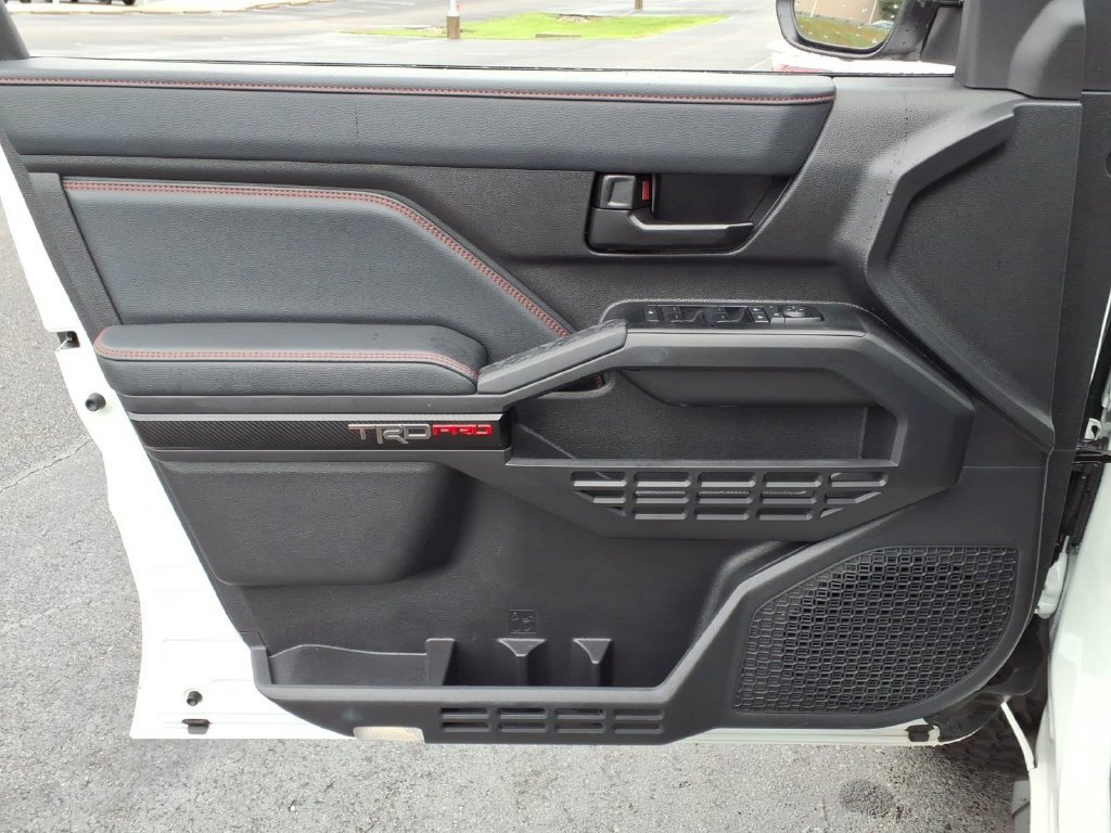 Certified 2025 Toyota Tacoma TRD Pro AWD/4WD image 8