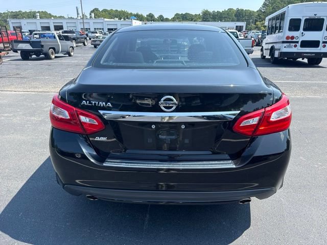 Used 2016 Nissan Altima 2.5 S w/ Power Driver Seat Package FWD image 4