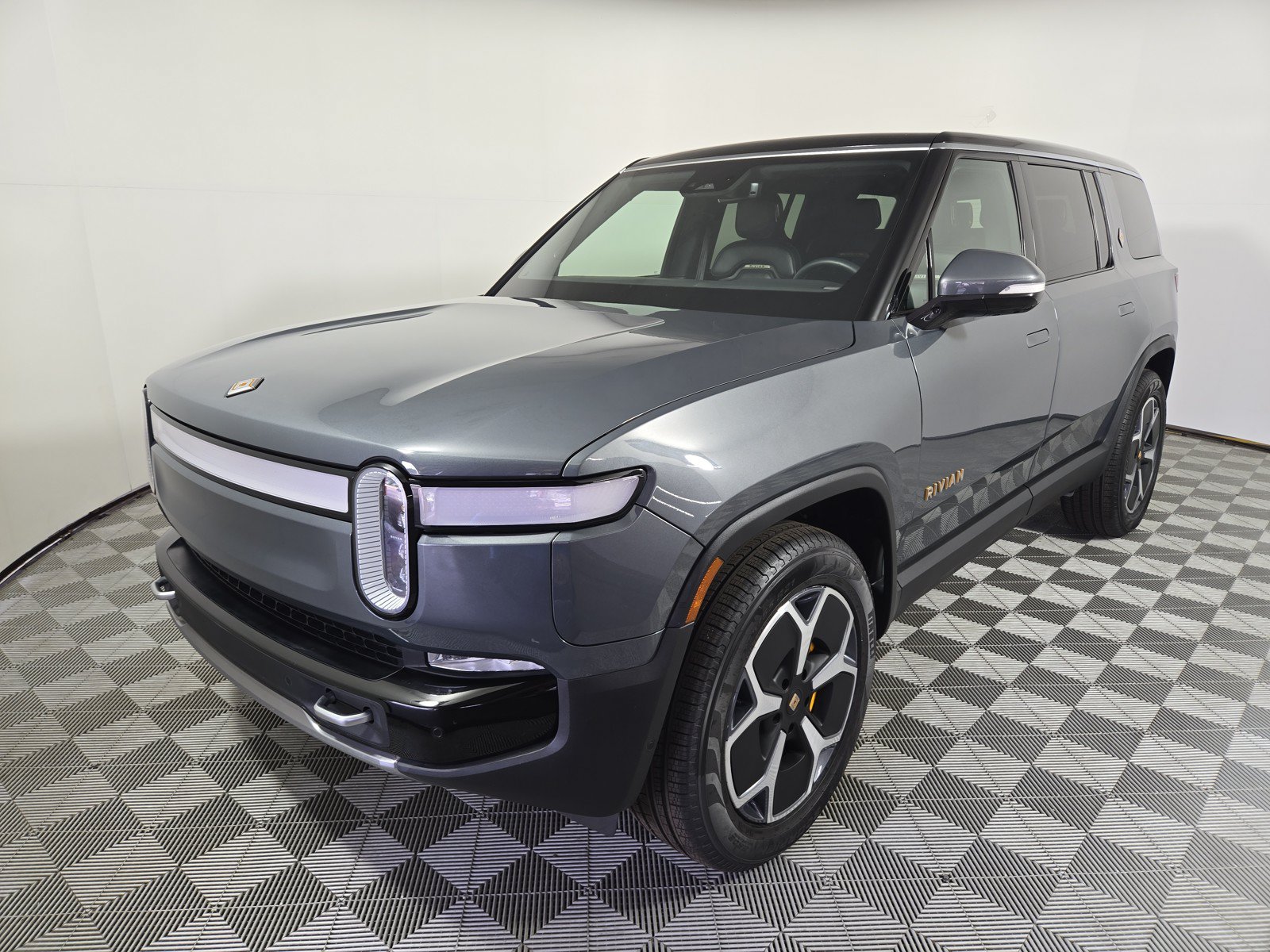 Used 2024 Rivian R1S Adventure