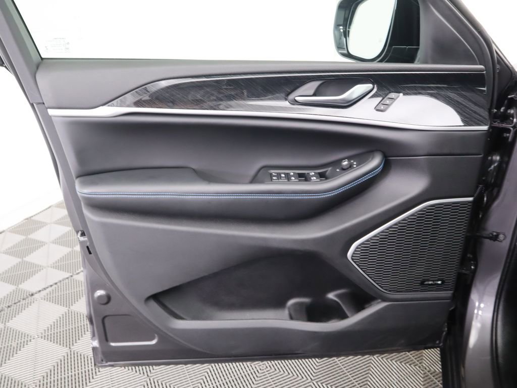 Used 2022 Jeep Grand Cherokee Trailhawk w/ Advanced Protech Group II image 25