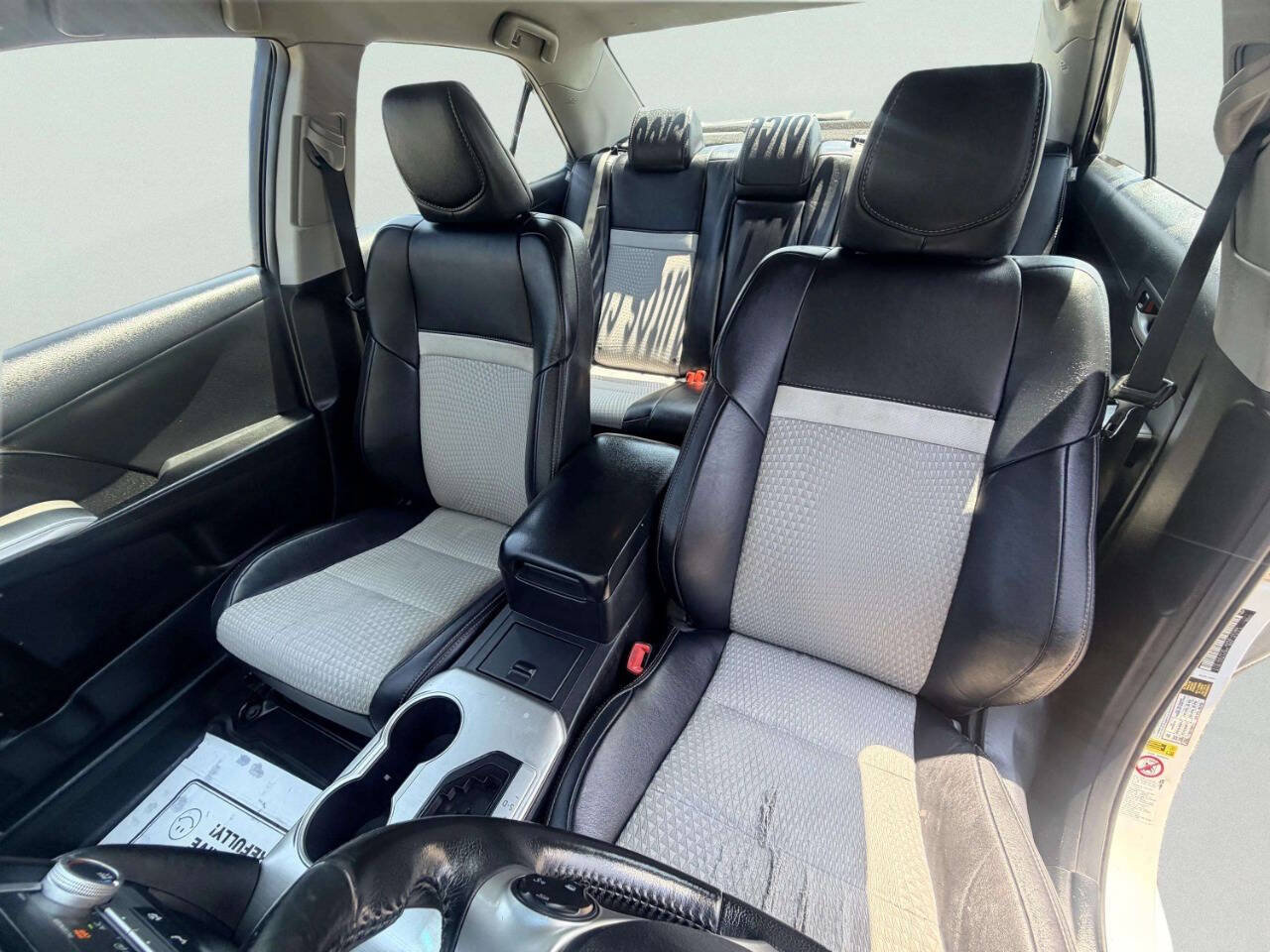 Used 2014 Toyota Camry SE FWD image 17
