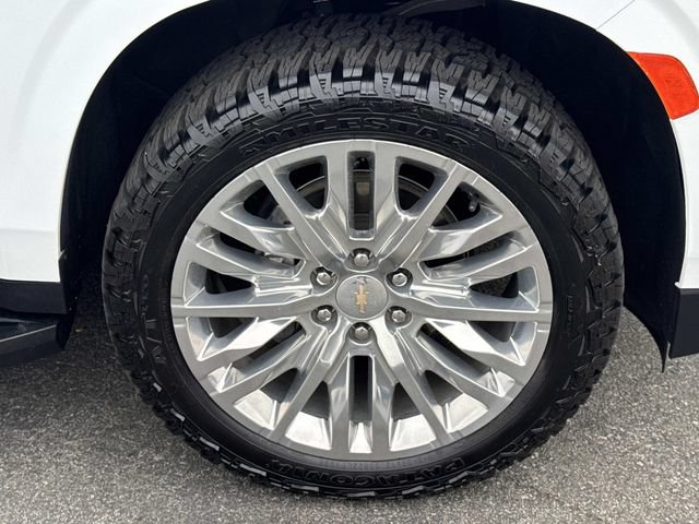 Used 2023 Chevrolet Tahoe Premier AWD/4WD image 38