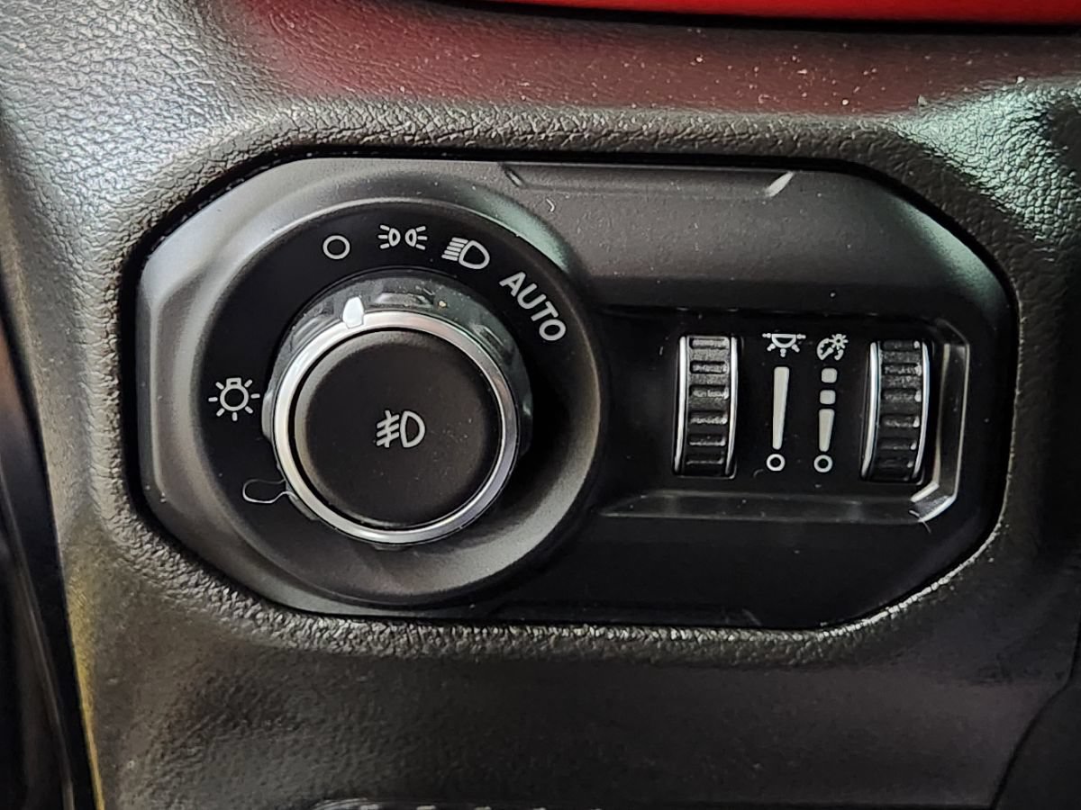 Used 2022 Jeep Wrangler Rubicon AWD/4WD image 42