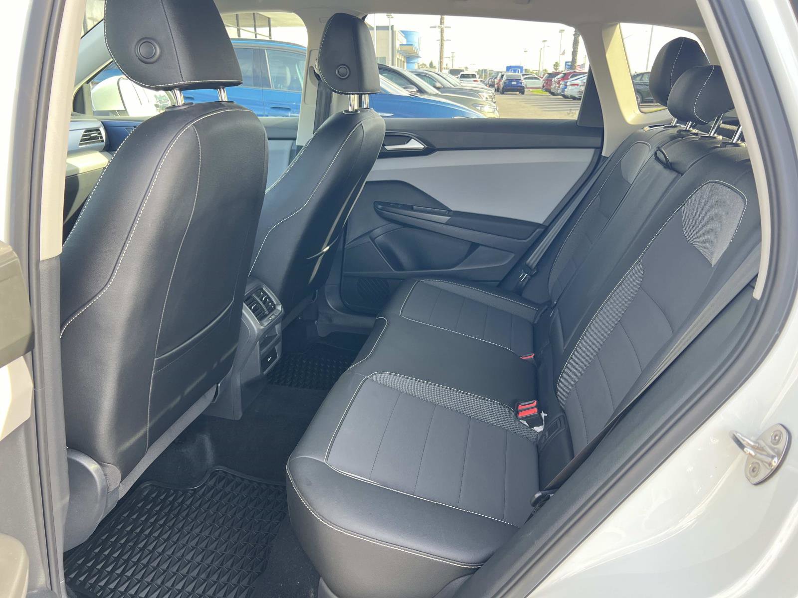 Certified 2022 Volkswagen Taos SE image 20