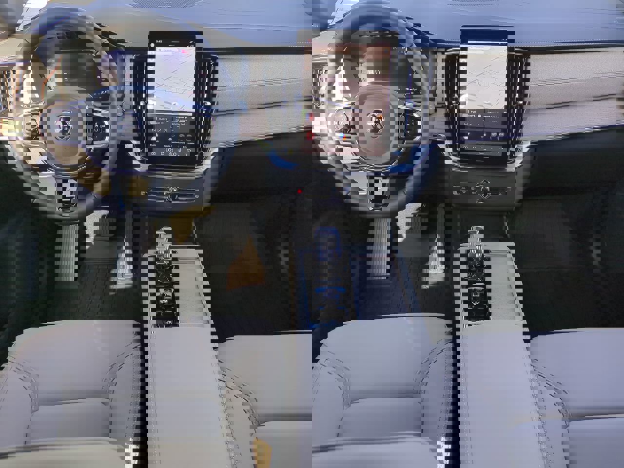 New 2026 Volvo XC90 B6 Plus w/ Protection Package Premier image 13