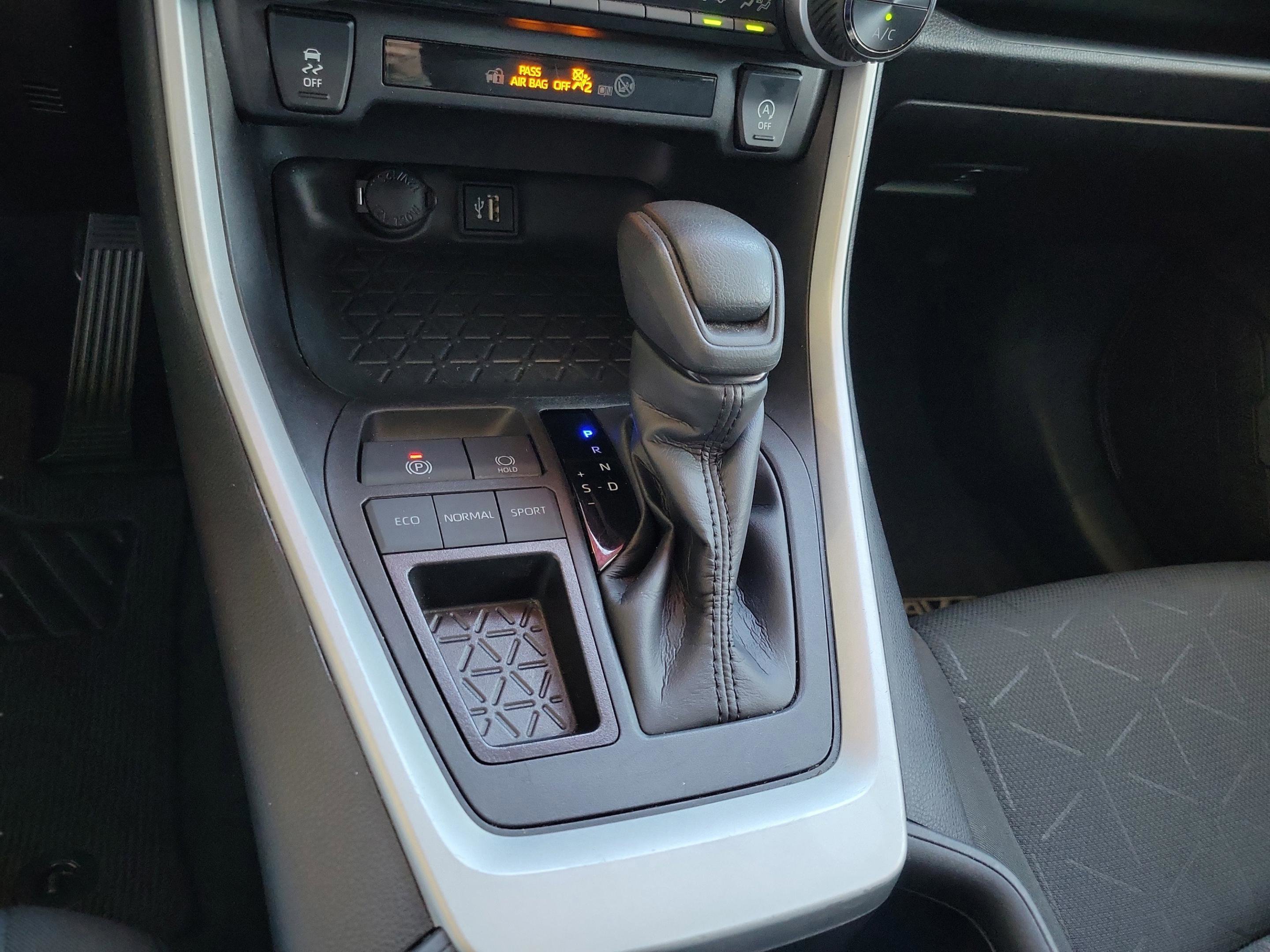 Used 2024 Toyota RAV4 XLE w/ Convenience Package image 20