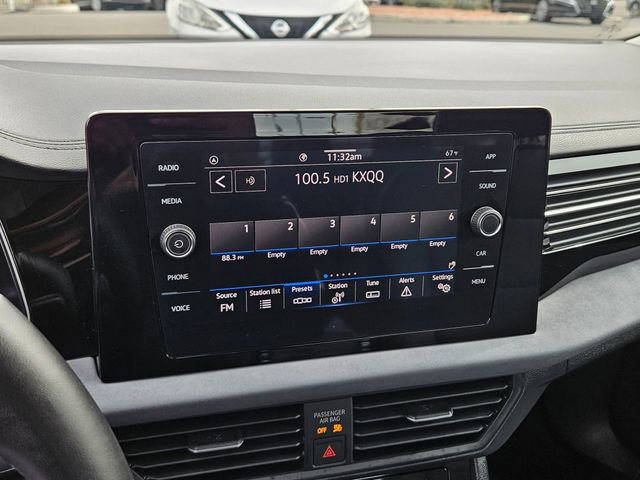 Used 2025 Volkswagen Jetta SE image 11