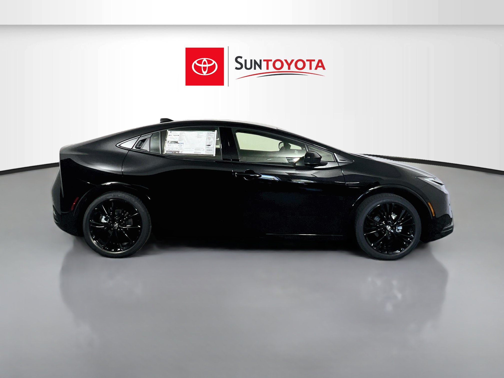 New 2027 Toyota Prius FWD image 2