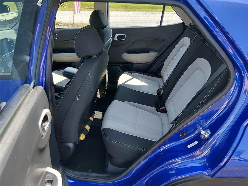 Used 2024 Hyundai Venue SEL FWD image 15
