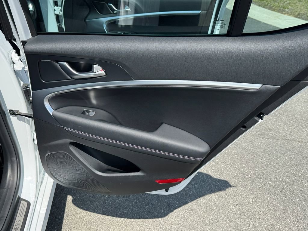 Used 2026 Genesis G70 2.5T image 16