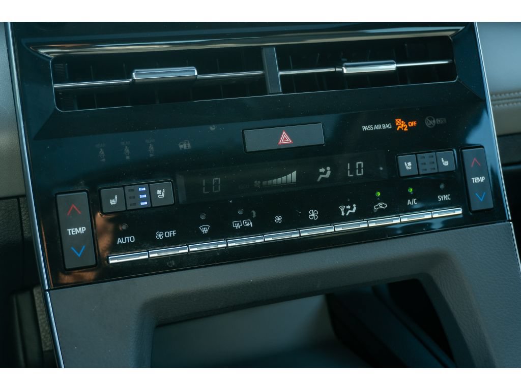 Used 2022 Toyota Avalon Limited w/ Advanced Safety Package FWD image 24