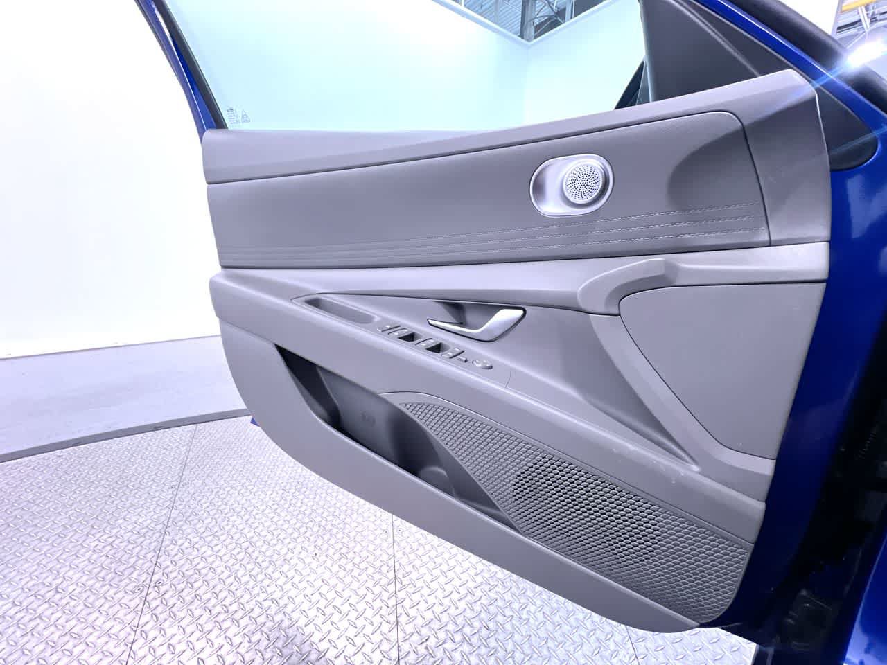 Used 2023 Hyundai Elantra SEL FWD image 32