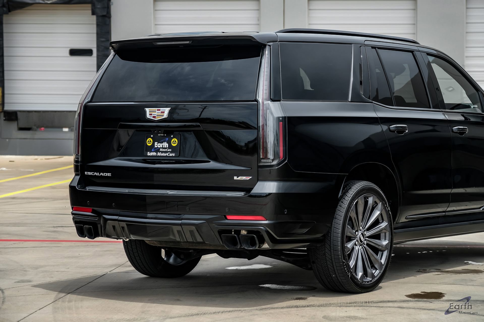 Used 2025 Cadillac Escalade V AWD/4WD image 19