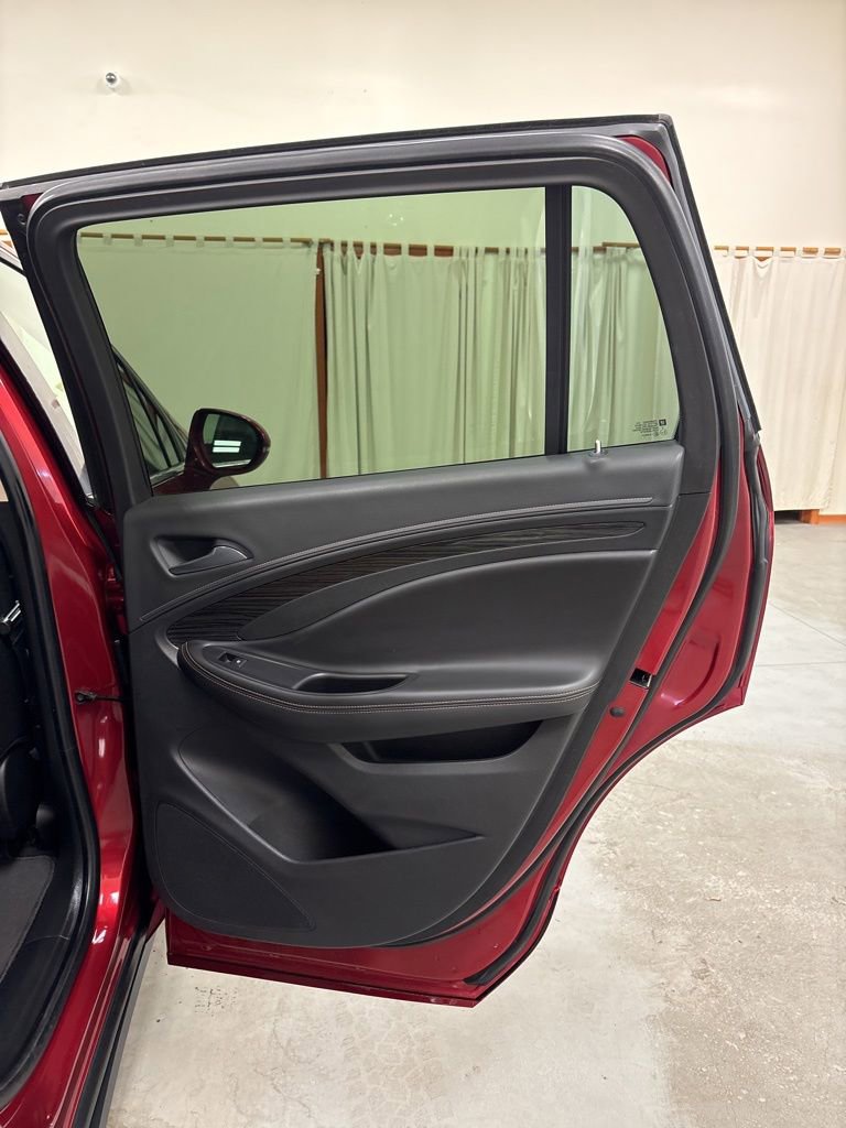 Used 2018 Buick Envision Premium AWD/4WD image 32