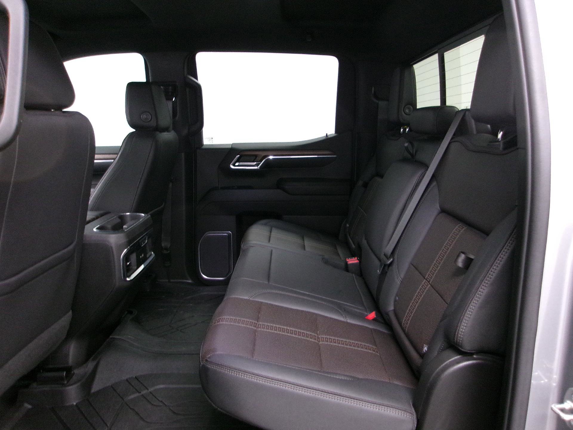 Certified 2023 Chevrolet Silverado 1500 High Country w/ Technology Package AWD/4WD image 9