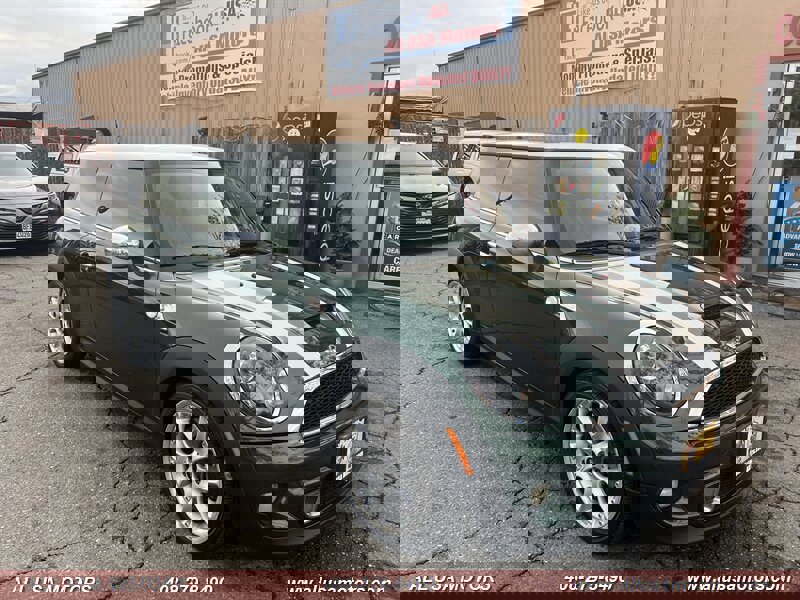 Used 2011 MINI Cooper S image 2