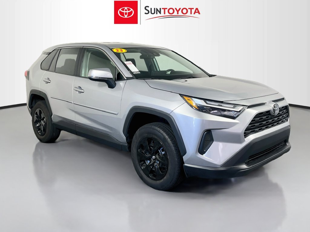 Used 2023 Toyota RAV4 LE AWD/4WD image 1