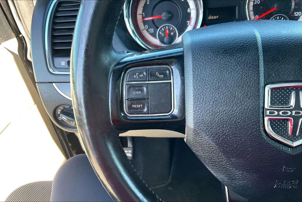 Used 2017 Dodge Grand Caravan SXT image 17