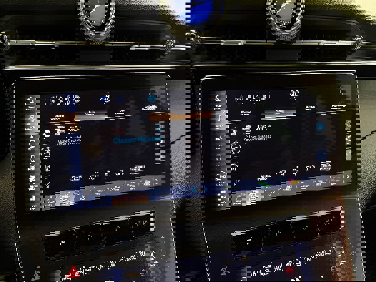 Used 2024 Maserati Grecale Modena image 31