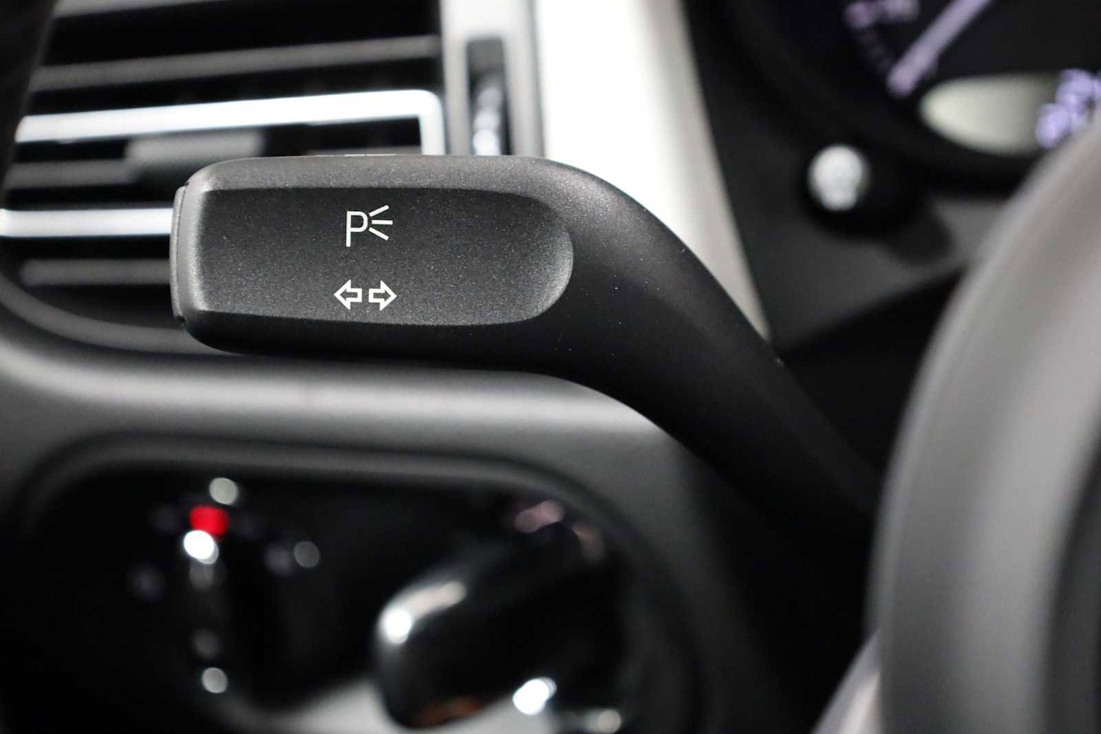 New 2026 Porsche Macan image 31