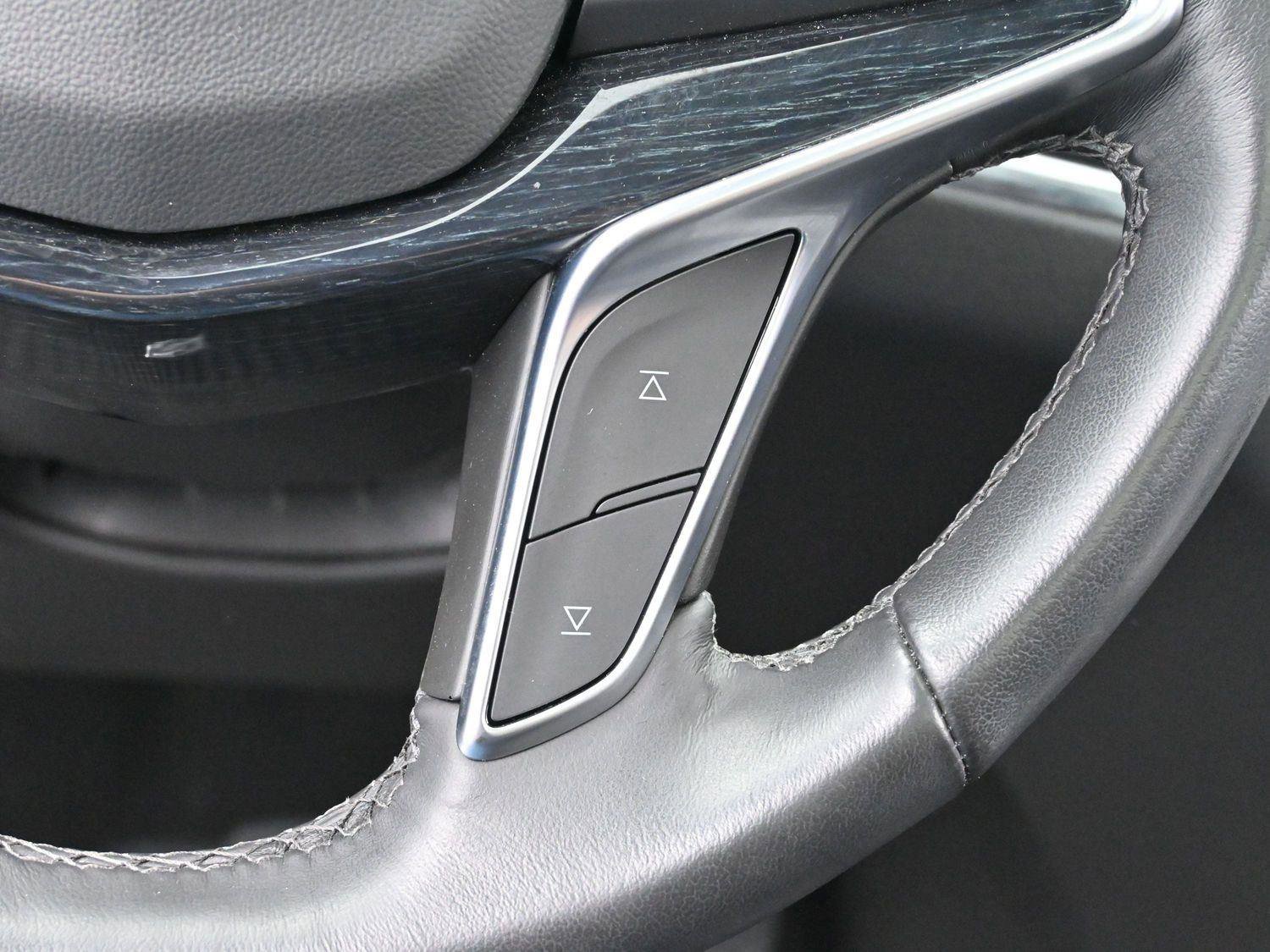 Certified 2025 Cadillac XT5 Premium Luxury image 19