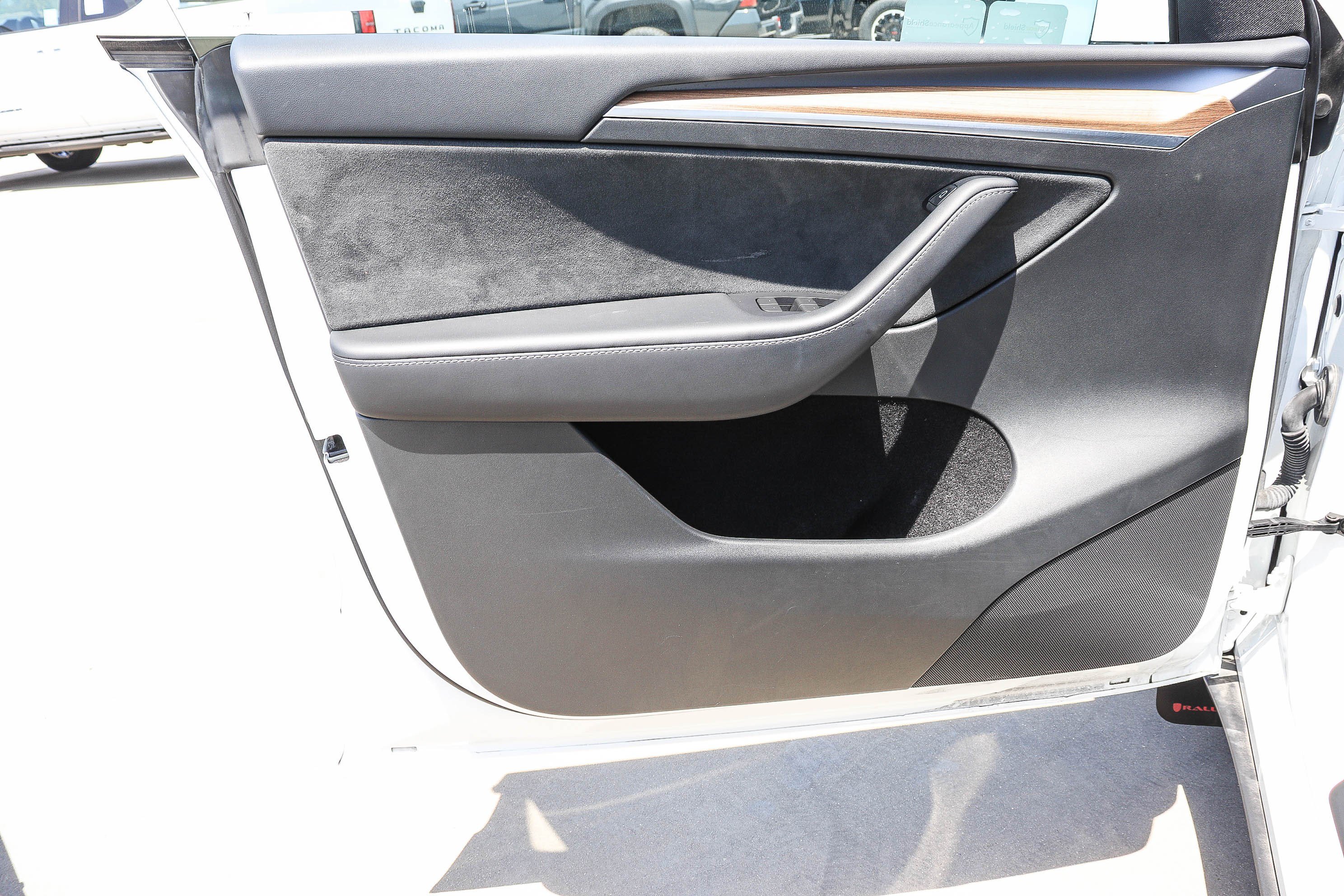 Used 2023 Tesla Model Y Performance AWD/4WD image 22