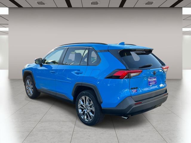 Used 2020 Toyota RAV4 XLE Premium image 6