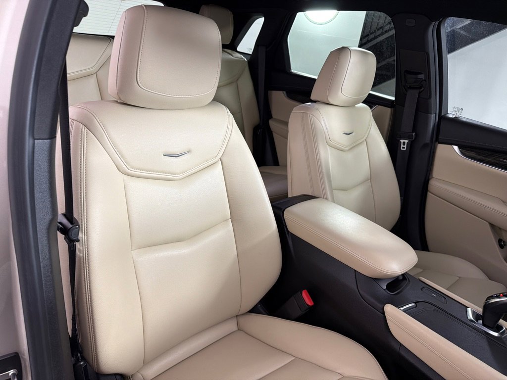 Used 2017 Cadillac XT5 FWD image 25