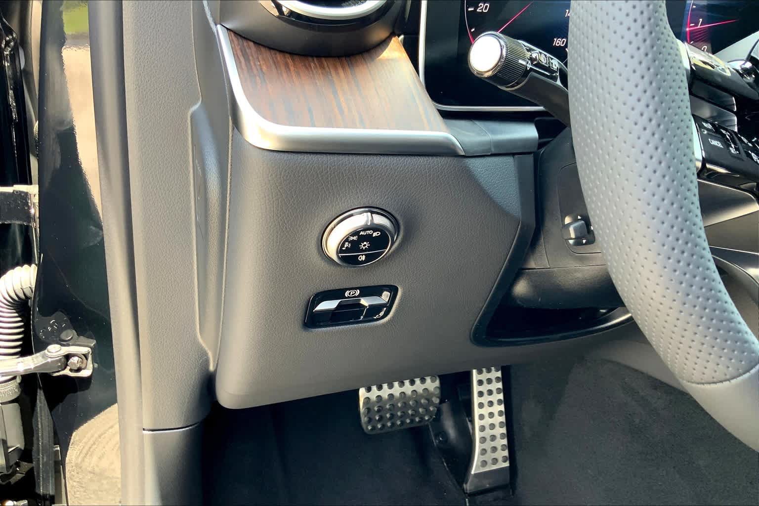 New 2025 Mercedes-Benz GLC 300 image 12