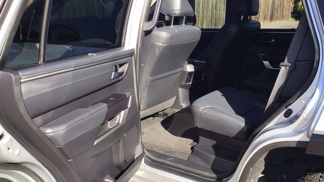Used 2023 Toyota Sequoia Platinum image 11