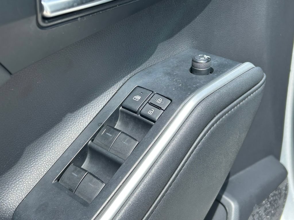 Used 2021 Toyota Highlander XLE FWD image 26