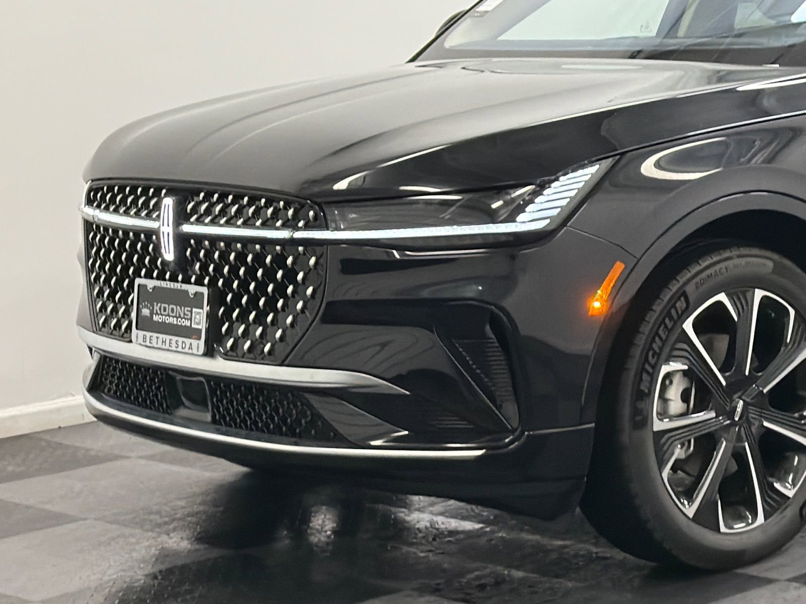 New 2026 Lincoln Nautilus Reserve AWD/4WD image 2