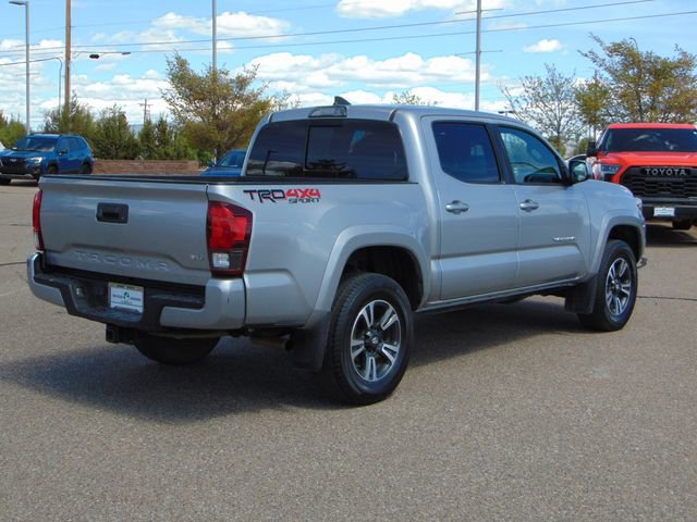 Used 2018 Toyota Tacoma TRD Sport image 4