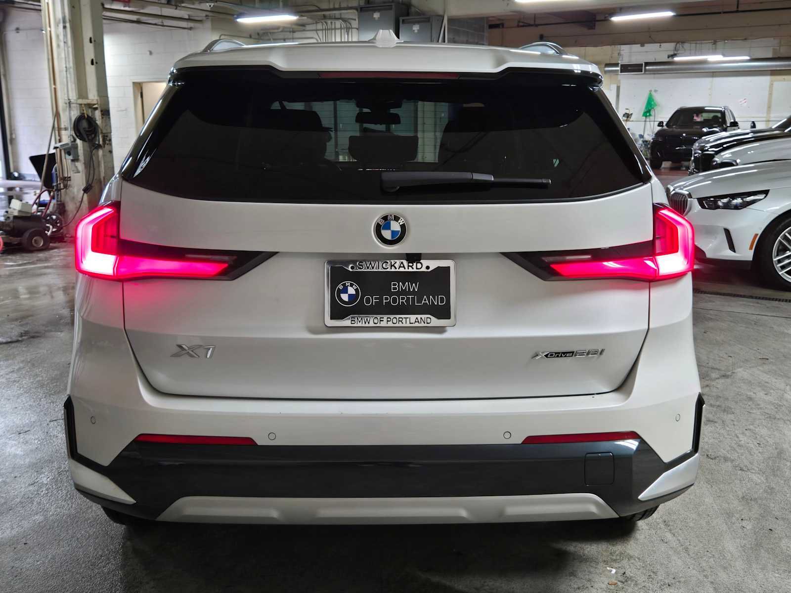 Used 2024 BMW X1 xDrive28i w/ Convenience Package AWD/4WD image 4