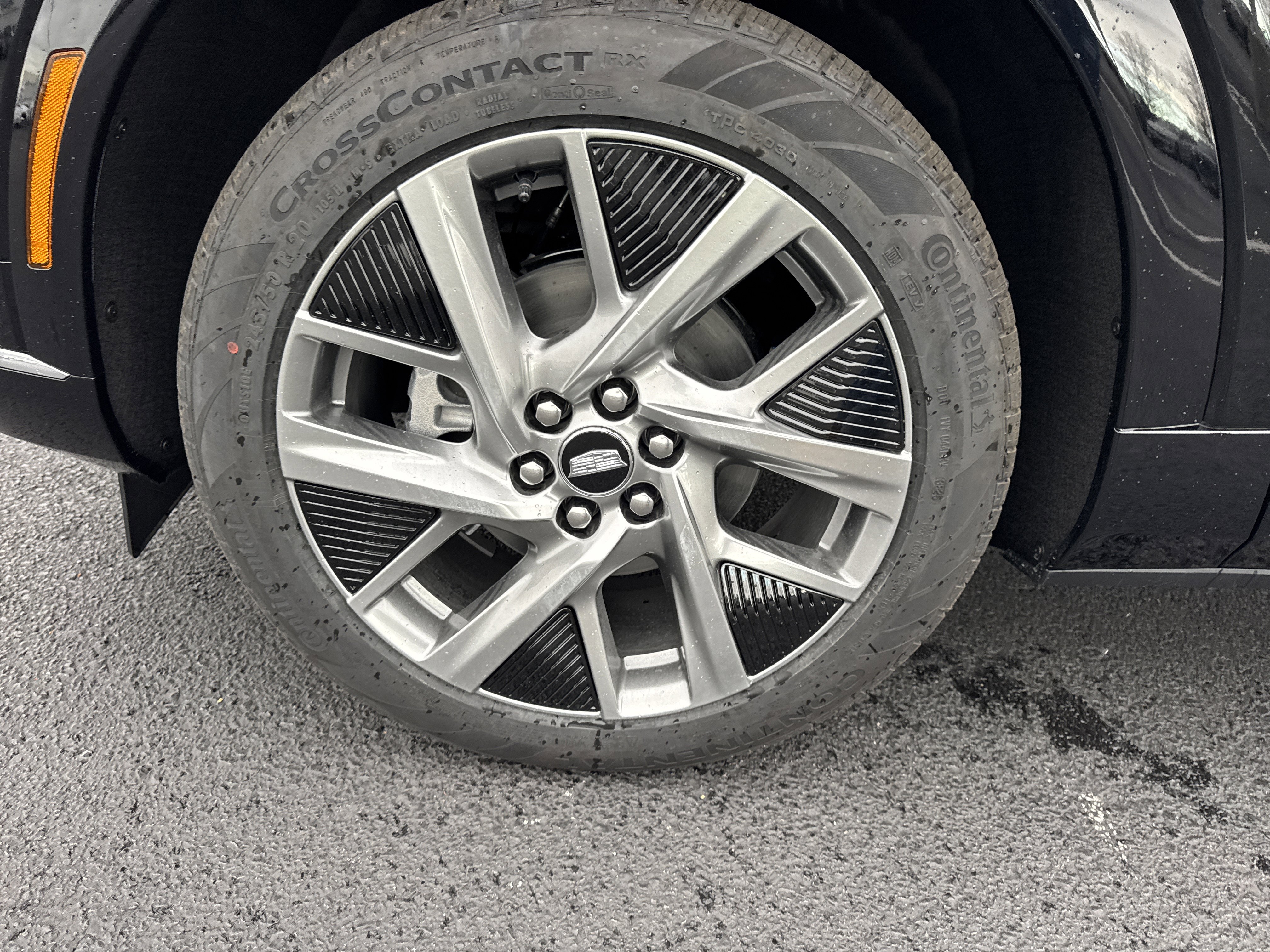 New 2026 Cadillac Optiq Luxury 1 image 5