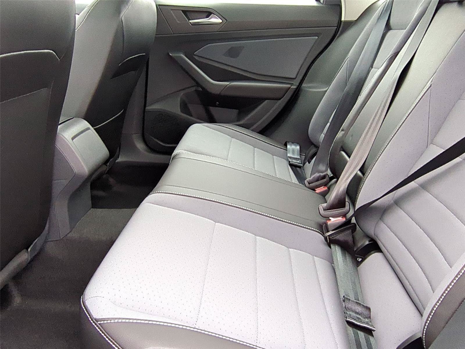 New 2026 Volkswagen Jetta SE FWD image 16