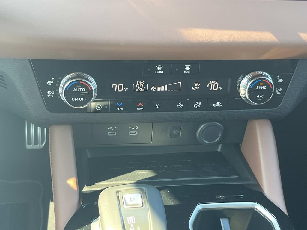 New 2026 Mitsubishi Outlander SEL FWD image 20