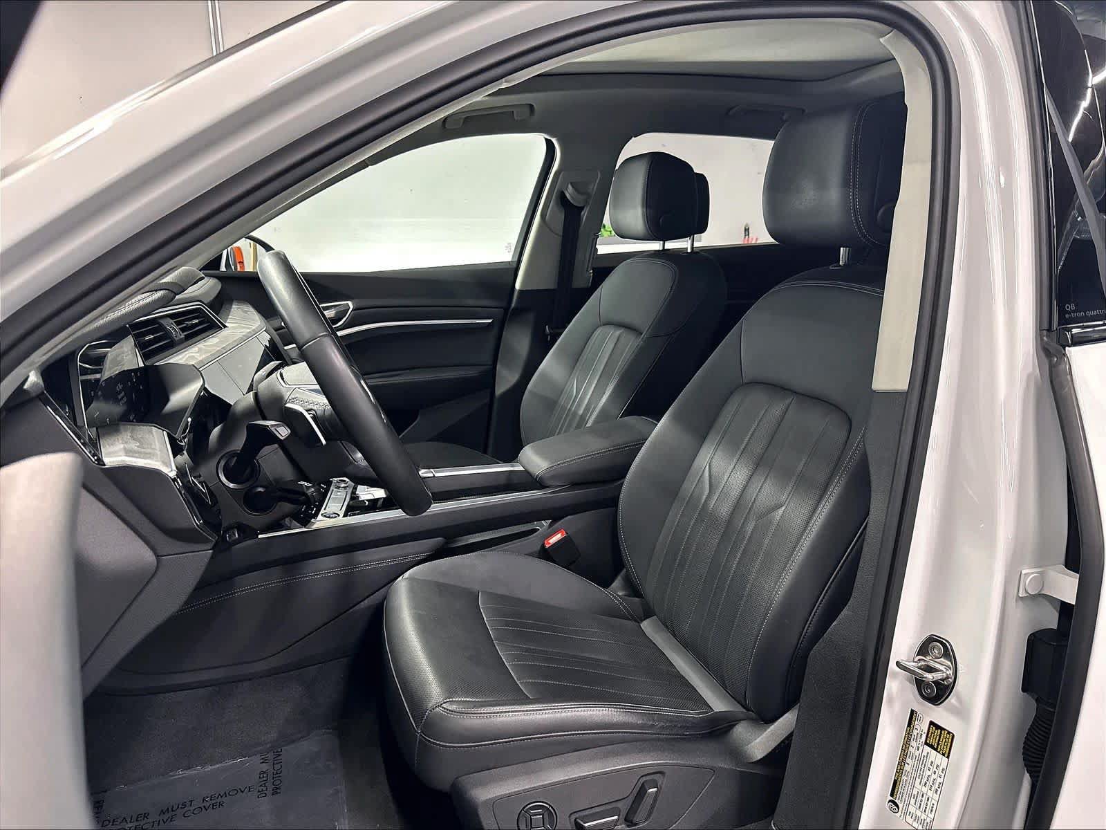 Used 2024 Audi Q8 e-tron Premium Plus AWD/4WD image 27