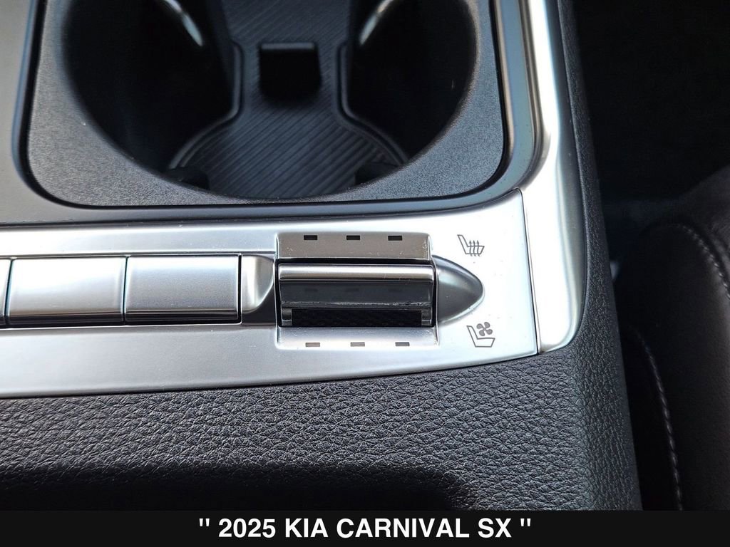 Used 2025 Kia Carnival SX FWD image 22