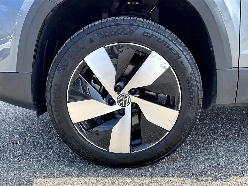 Used 2025 Volkswagen Taos S AWD/4WD image 7