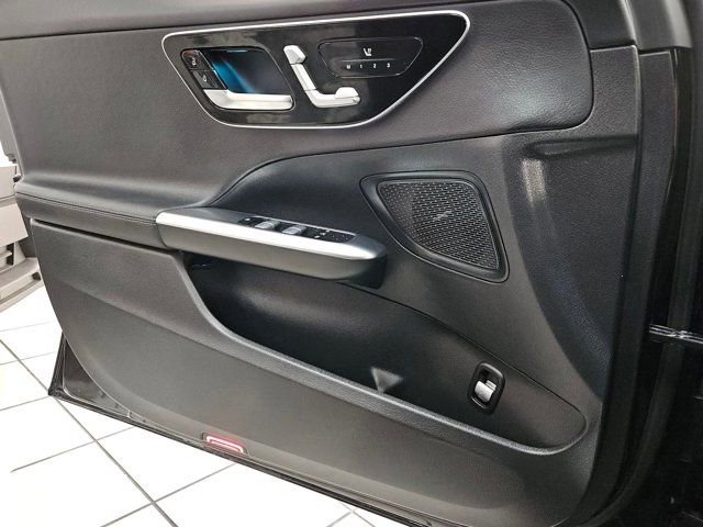 Used 2025 Mercedes-Benz C 300 4MATIC Sedan image 10