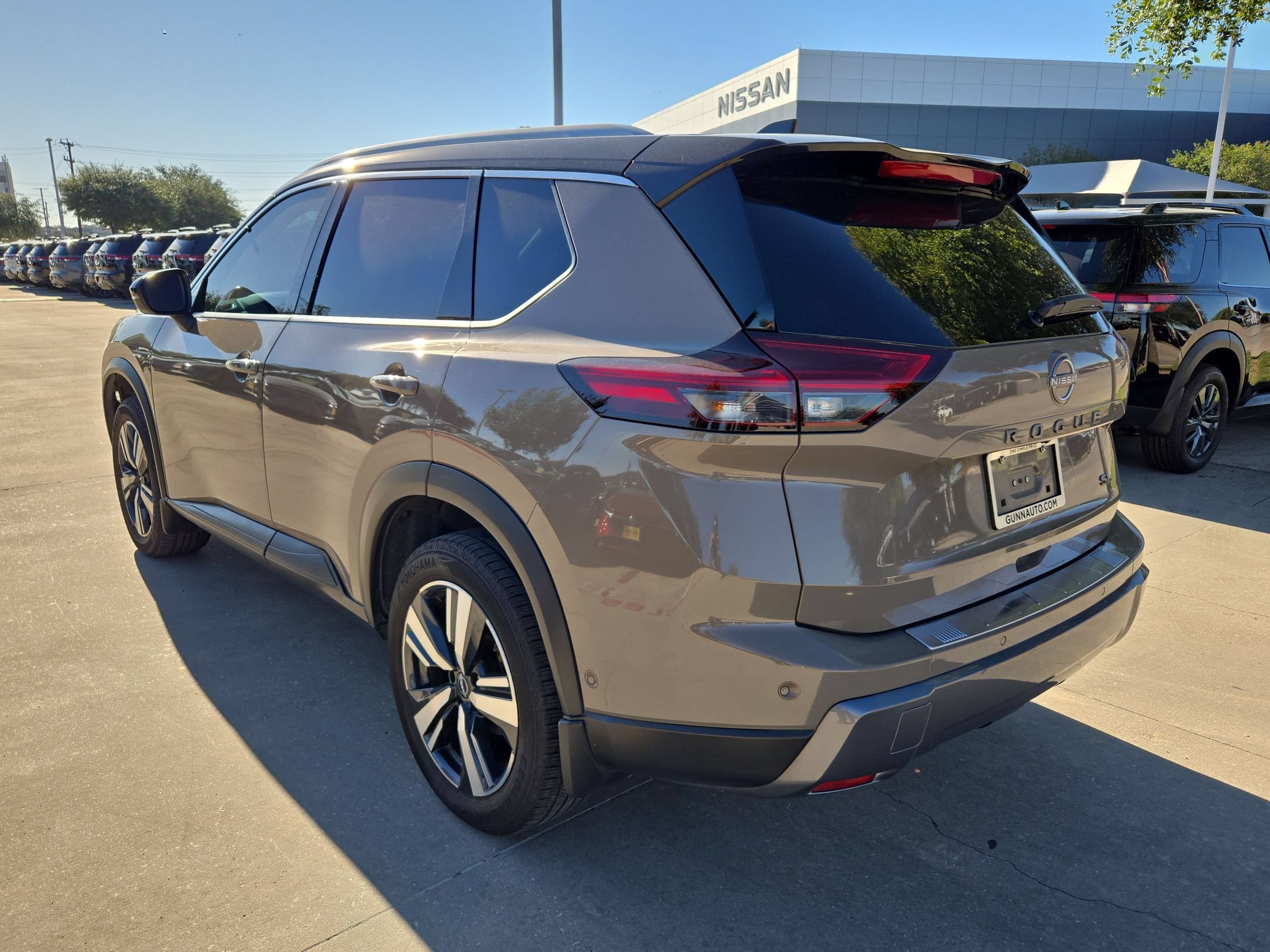 Certified 2024 Nissan Rogue SL w/ SL Premium Package FWD image 5