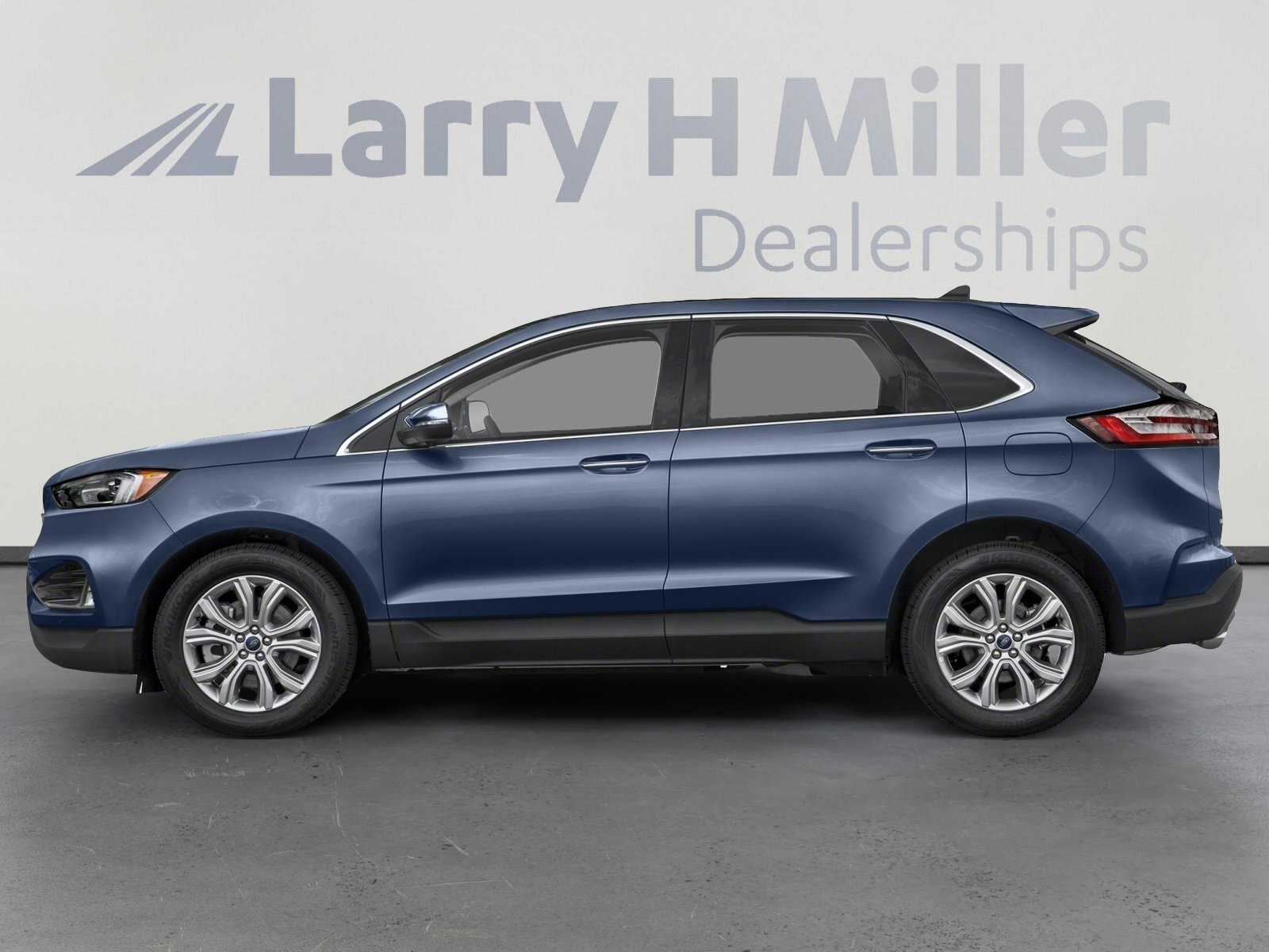 Used 2024 Ford Edge Titanium AWD/4WD image 3